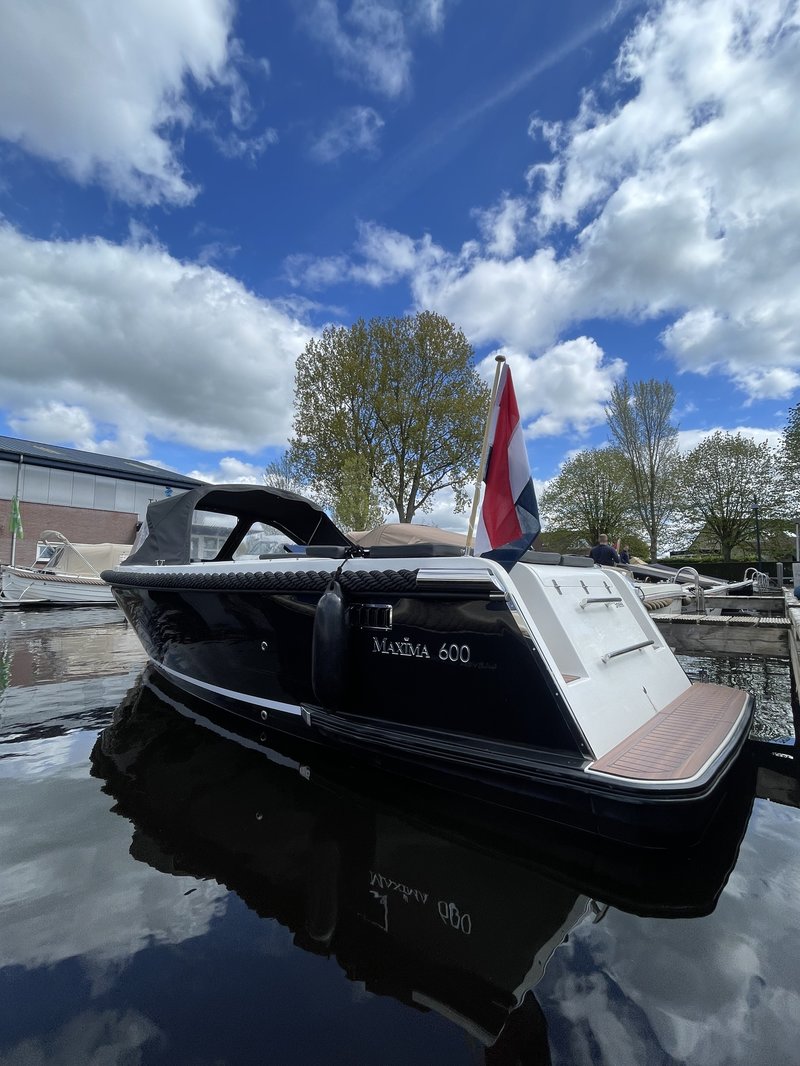 Zu verkaufen: VERKOCHT - Maxima 600 Tender - Subliem (ter bemiddeling) 
